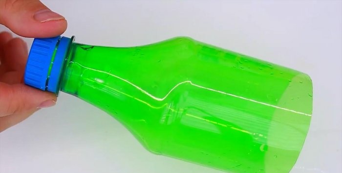 تسخير الأسلاك الملتوية من زجاجة بلاستيكية