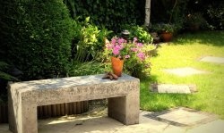 Banc en béton pour le jardin