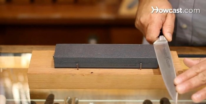 Jak správně nabrousit nůž na kámen