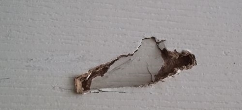 How to repair a hole in an interior door