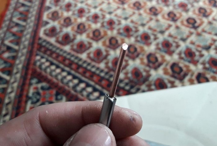 Thin soldering iron tip