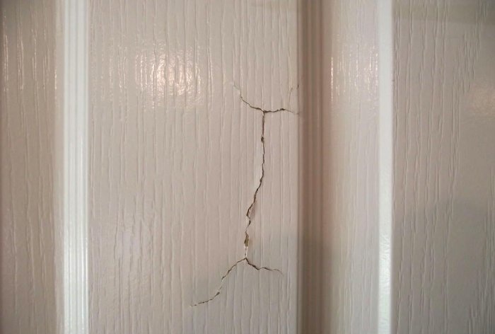 How to repair a hole in an interior door