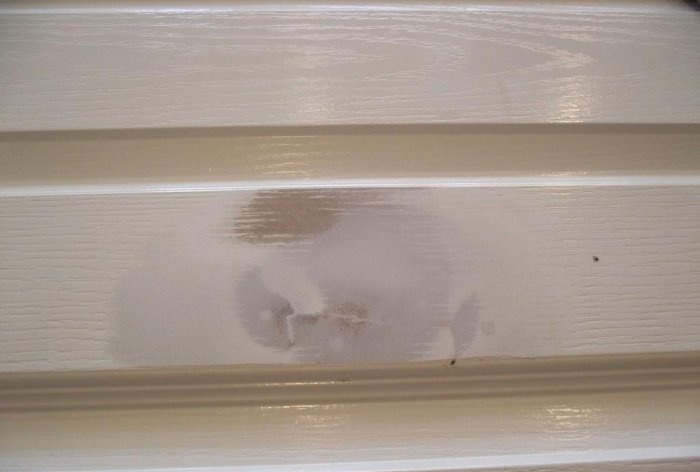 How to repair a hole in an interior door