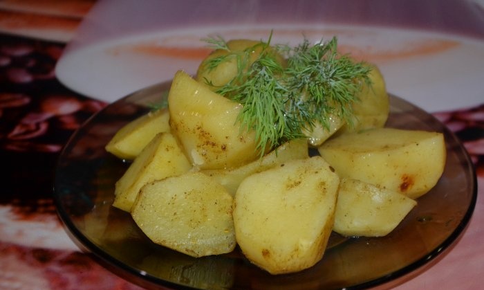 Ātri kartupeļi mikroviļņu krāsnī