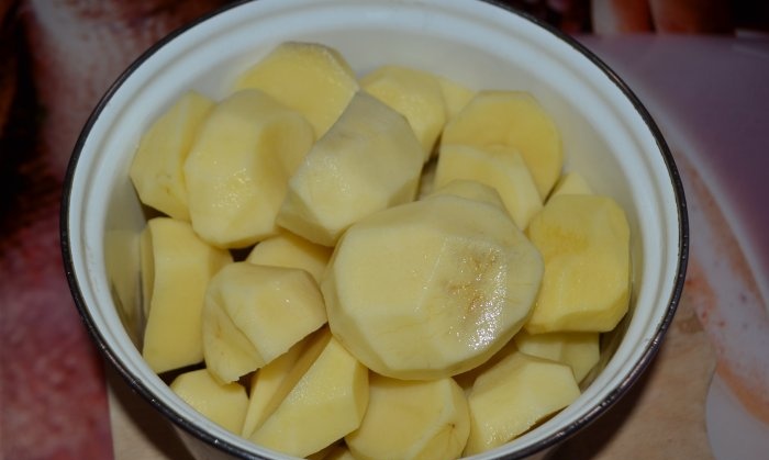 Ātri kartupeļi mikroviļņu krāsnī
