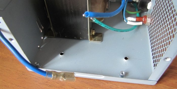 Autotransformator bez smetnji s elektronskom regulacijom napona