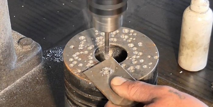 Πώς να φτιάξετε ένα τρυπάνι από ένα καρφί