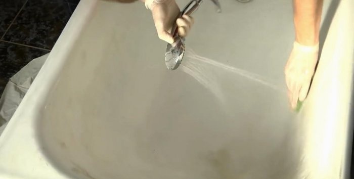 Restauración de bañera con tus propias manos con acrílico líquido.