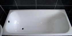 Do-it-yourself bathtub restoration na may likidong acrylic