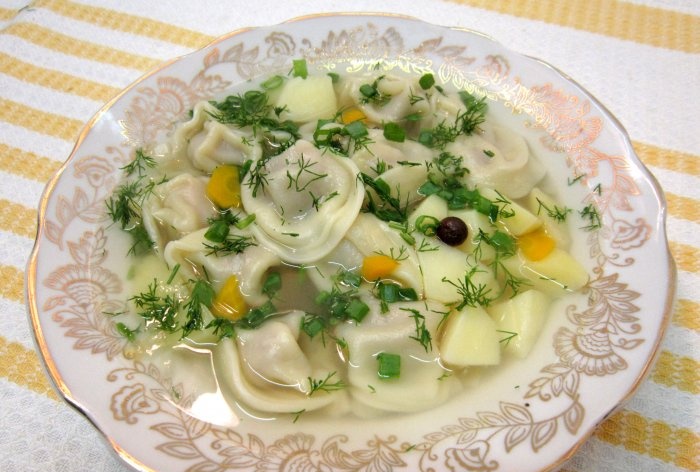 Deliciosa sopa de bolinho de massa em 30 minutos