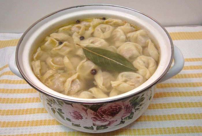 Deliciosa sopa de bolinho de massa em 30 minutos