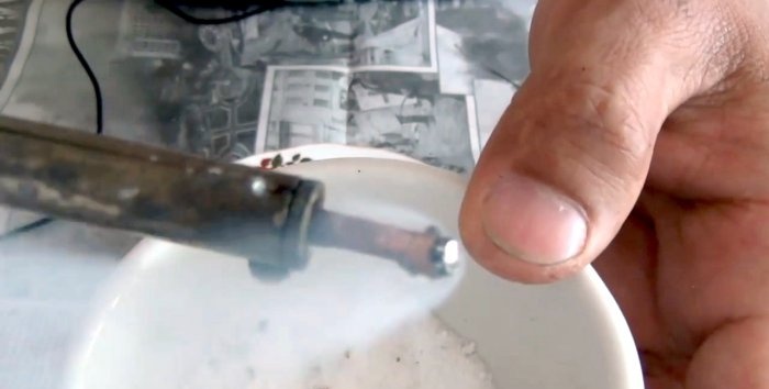 Cómo limpiar instantáneamente la punta de un soldador