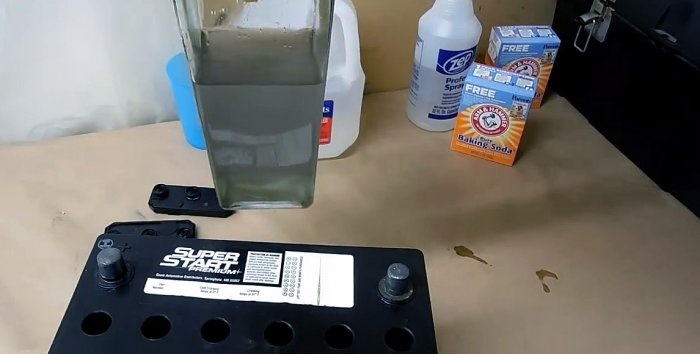 Jak odnowić akumulator samochodowy za pomocą sody oczyszczonej