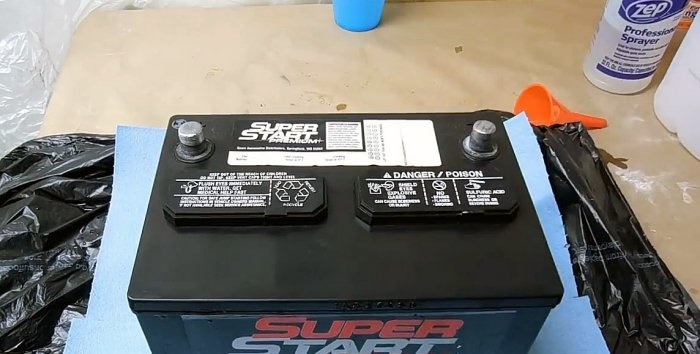 Cómo restaurar la batería de un coche con bicarbonato de sodio