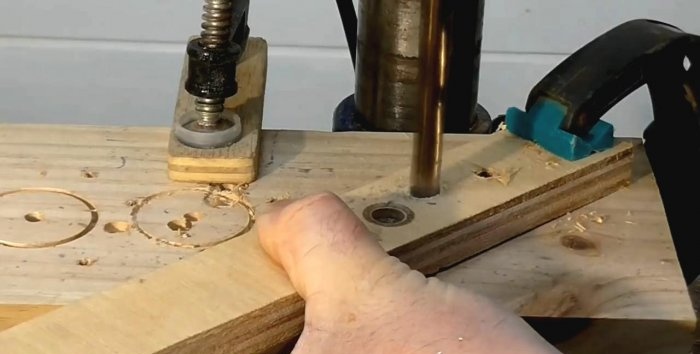 Cómo perforar una arandela recta