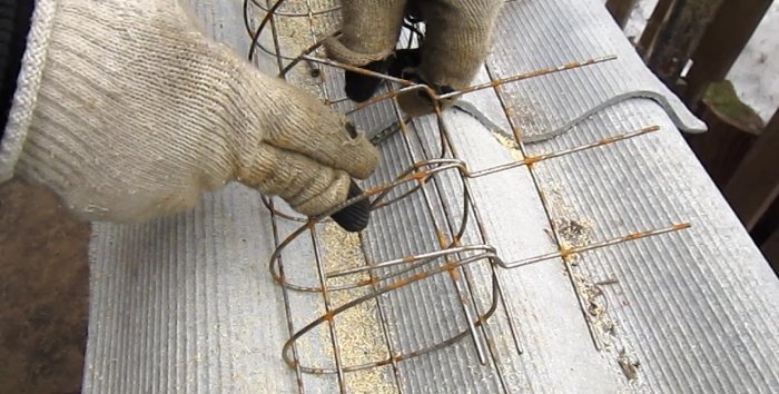 Comment fabriquer de vos propres mains un poteau en béton armé pour une clôture anti-éruption