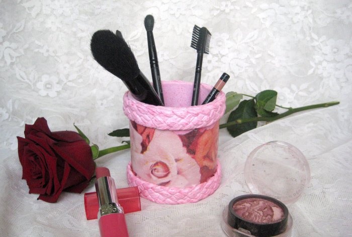 Organizer for cosmetic brushes and pencils