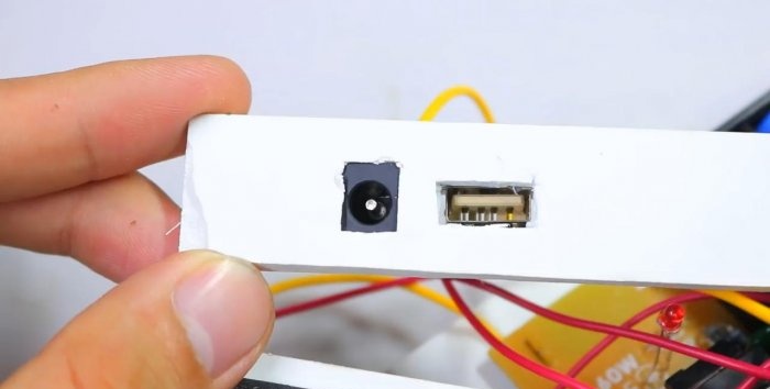 How to make a 220 V Power Bank