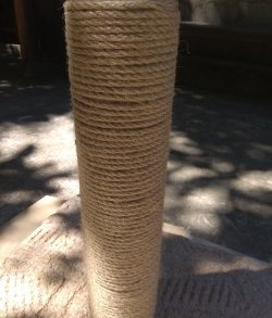 Making a scratching post with your own hands