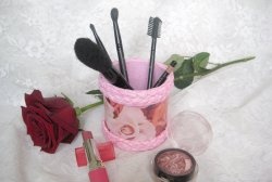 Organizator pentru pensule si creioane cosmetice