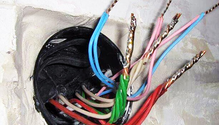 Kabloları bağlantı kutusuna bağlama yöntemleri