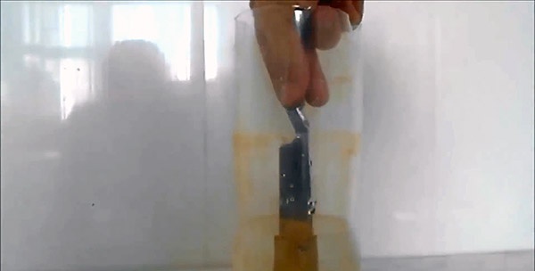 Hur man gör ett hål i härdat stål utan att borra