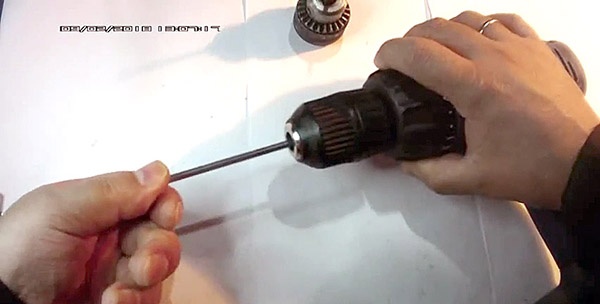 Comment éliminer le faux-rond du mandrin dans un tournevis