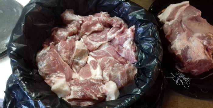 Kako ukusno marinirati meso za roštilj u 10 minuta