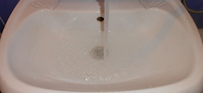 Πώς να καθαρίσετε έναν βουλωμένο νεροχύτη στο σπίτι