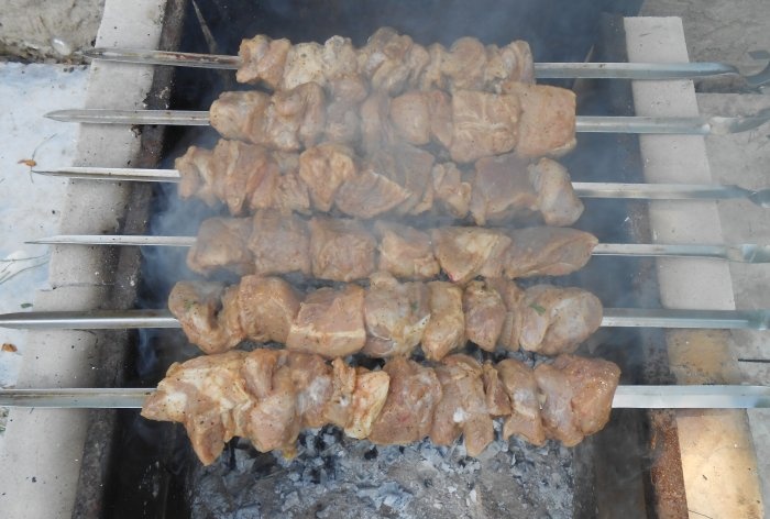 Três marinadas de churrasco para todos os gostos