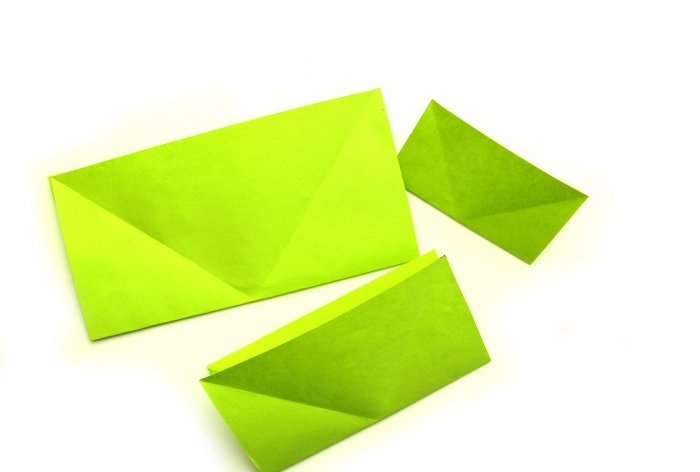 Kā izgatavot Ziemassvētku eglīti, izmantojot origami tehniku