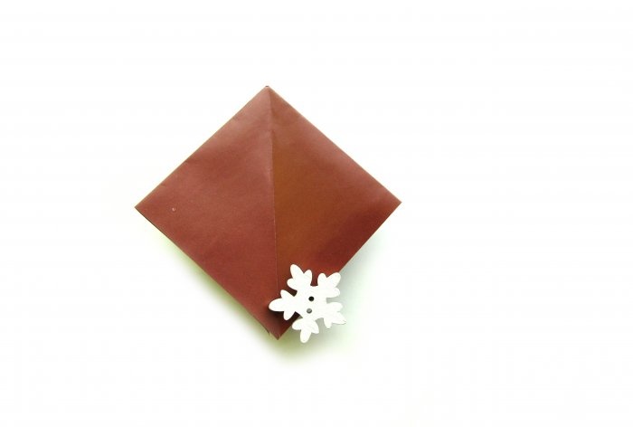 Wie man mit der Origami-Technik einen Weihnachtsbaum bastelt