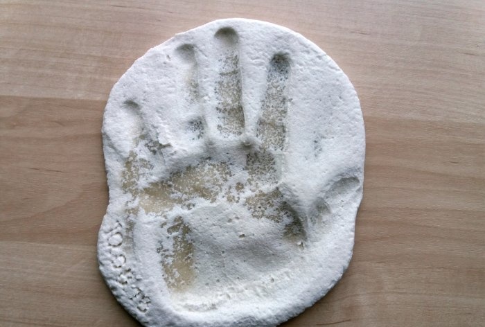 How to make a child's palm print as a keepsake