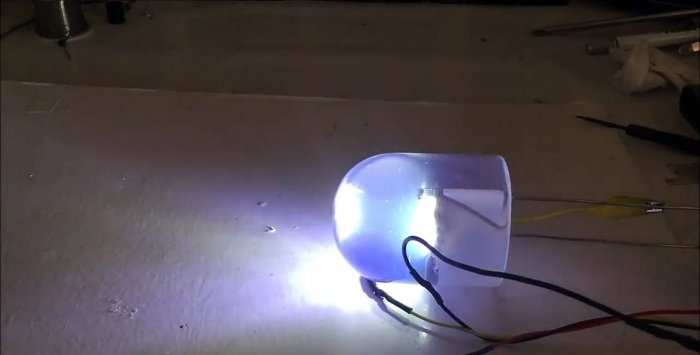 Paano gumawa ng isang malaking LED