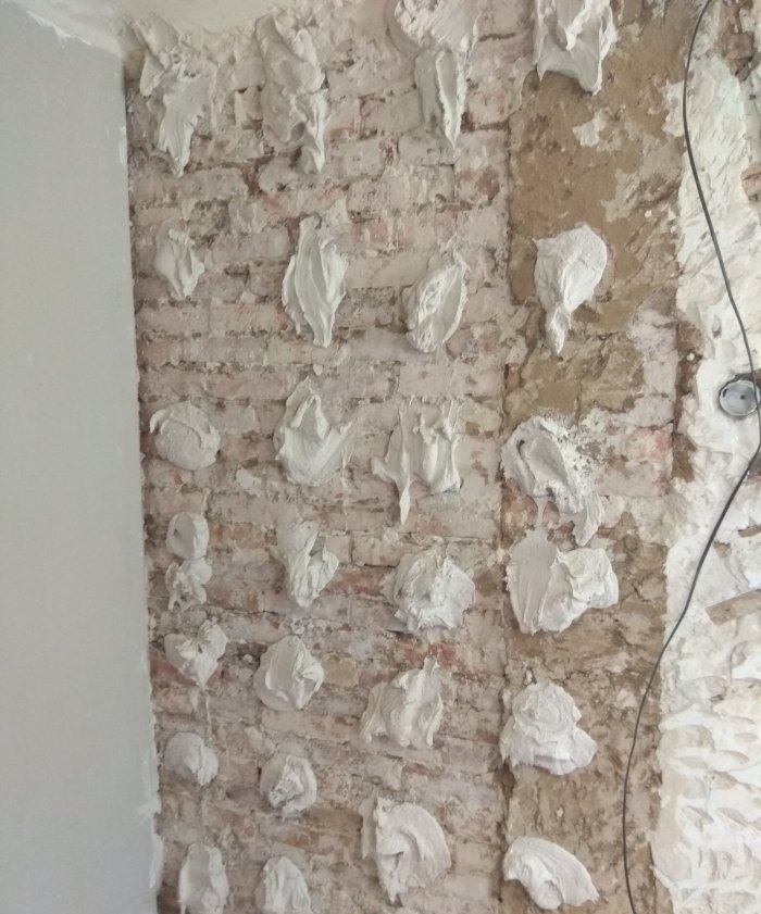 Instalare de gips-carton pe perete