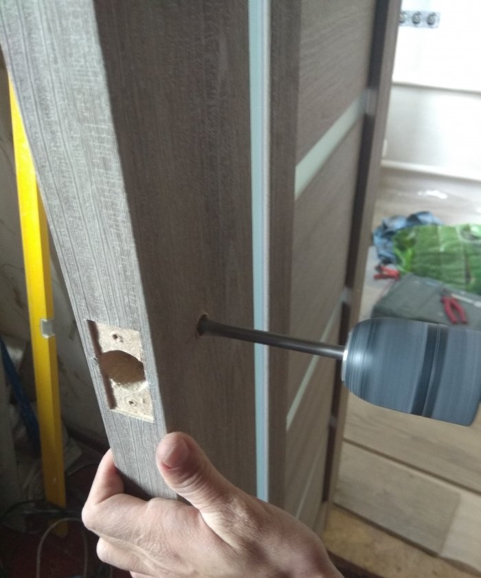 Do-it-yourself interior door installation