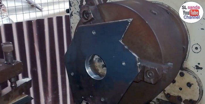 Magnetic corner for welding