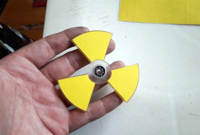 Spinner de plexiglàs de bricolatge