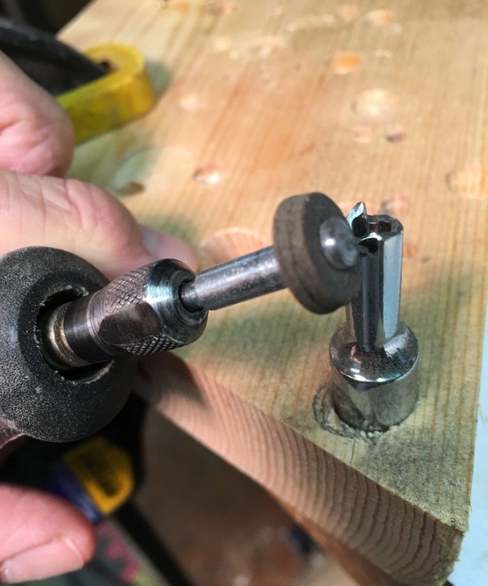Making your own extractor for unscrewing a broken screw