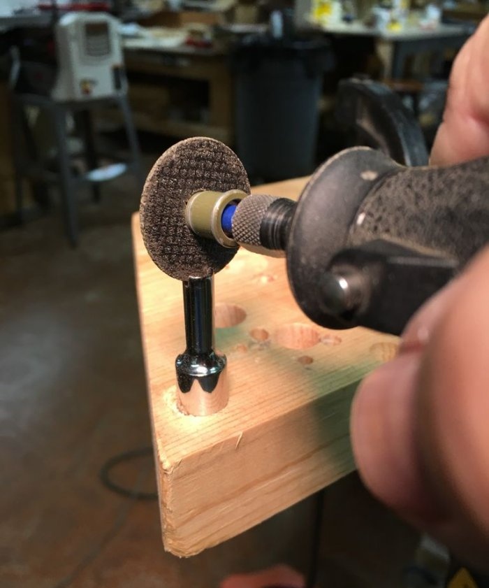 Hacer tu propio extractor para desenroscar un tornillo roto