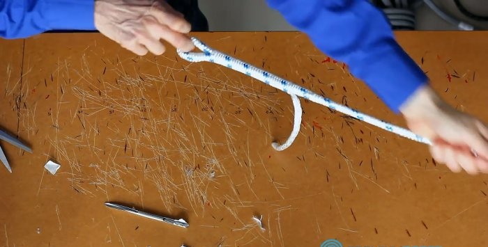 Πώς να φτιάξετε μια όμορφη θηλιά σε ένα πλεγμένο σχοινί