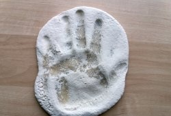 Kako napraviti otisak dječjeg dlana za uspomenu