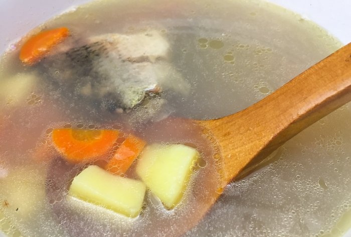 How to deliciously cook crucian fish soup