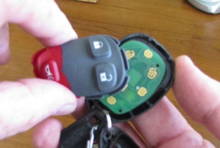 Pag-aayos ng alarm key fob