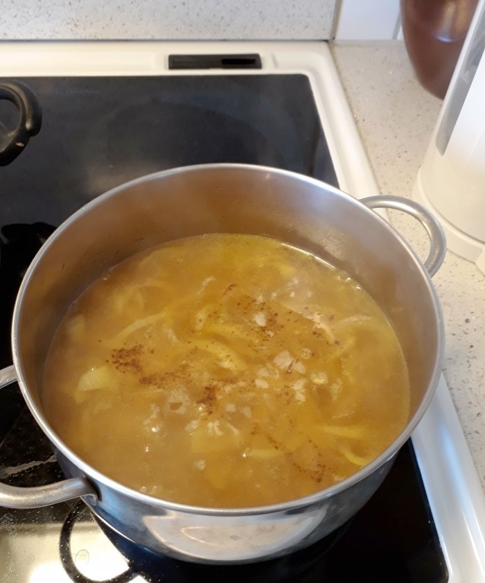 Sopa de cebola simples
