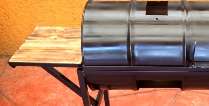 Grelha de barril de metal em tamanho real
