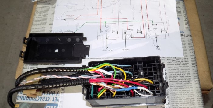 Een relaisblok toevoegen aan het pneumatische signaal van een auto-DRL-recorder