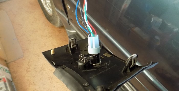 Relės bloko pridėjimas prie automobilio DRL registratoriaus pneumatinio signalo