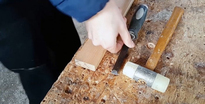 Hoe een zelftappende schroef in hout te verbergen