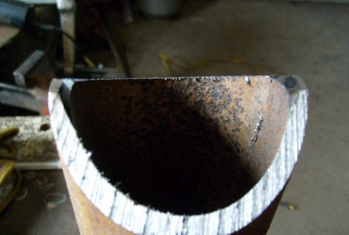Kā izgatavot kvalitatīvu cauruļu seglu leņķa piespiešanai